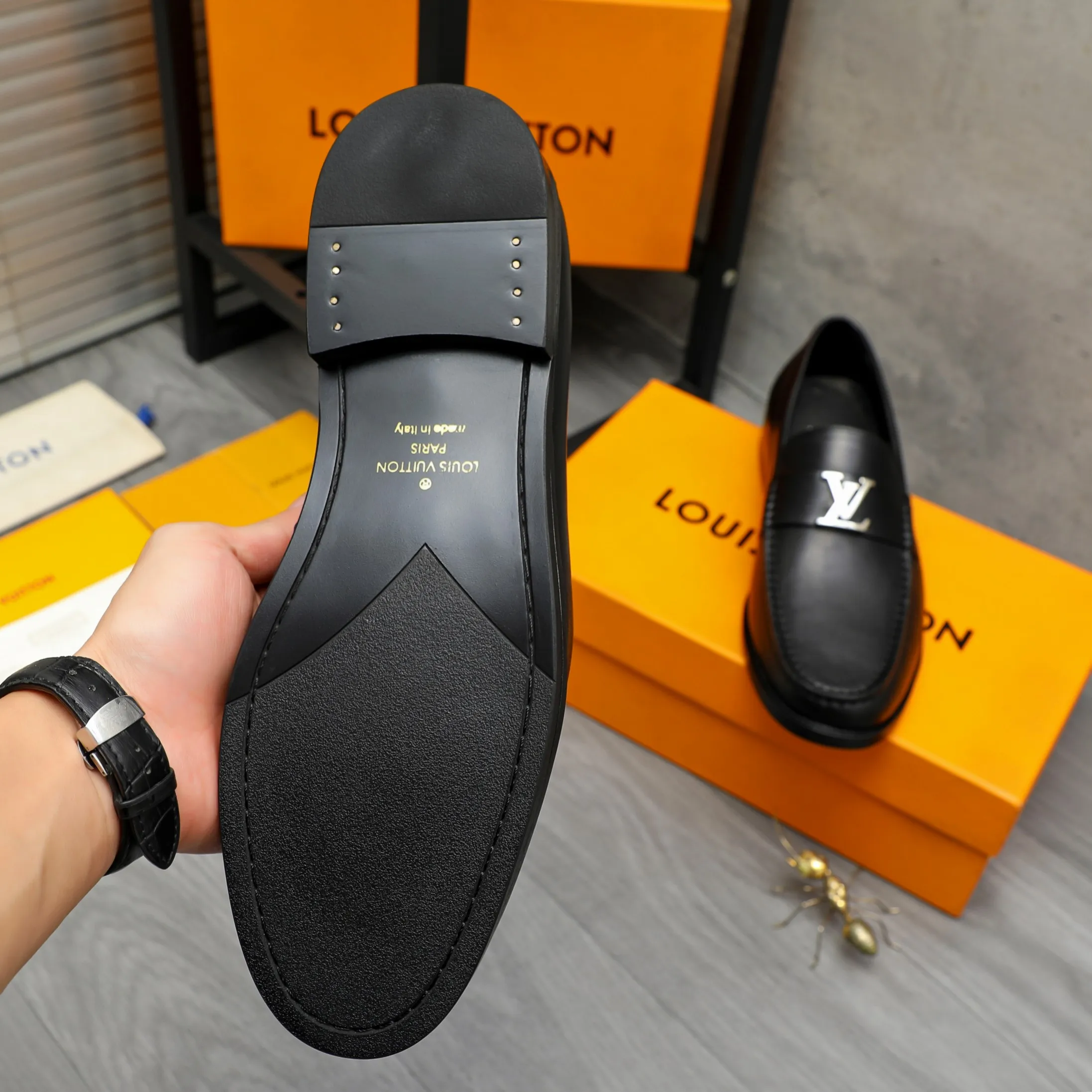 Men's shoes 💰442 Product trademark: LV "Louis Vuitton" business slip-on leather shoes Regular size: 38-46 (45.46 custom-made, non-returnable) Product materials: Selected high-quality cowhide upper, cowhide lining, original rubber outsole